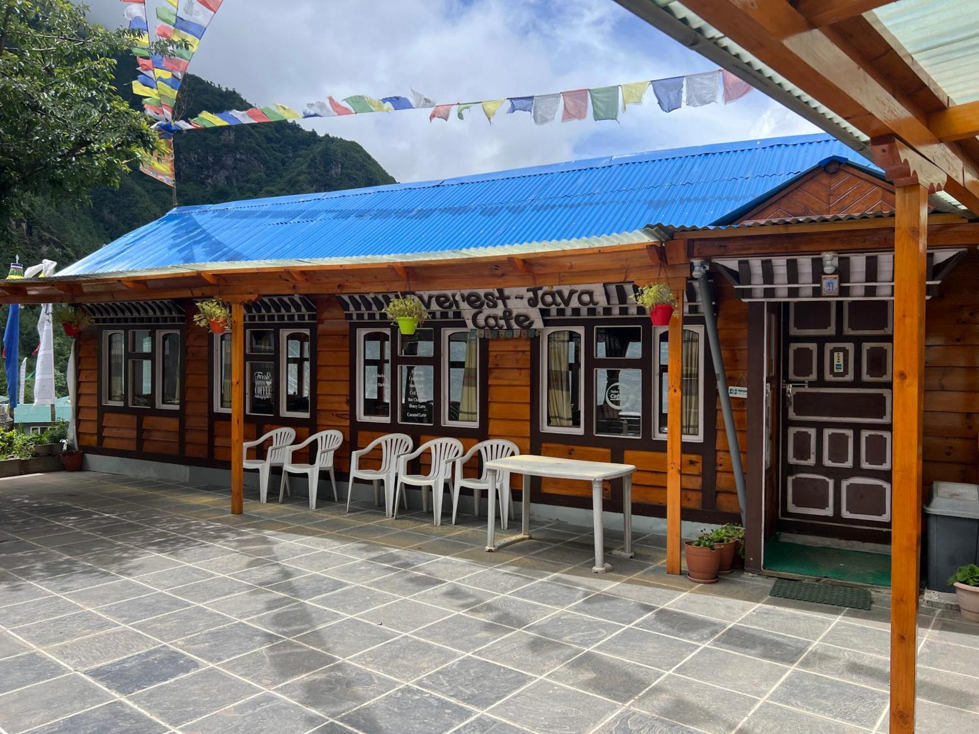 Mount Kailash Lodge And Resturant , Monjo Exteriör bild